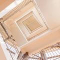 Vom Bauernhaus zum Loft: Moderne Umsetzungen des Landhausstils im urbanen Kontext