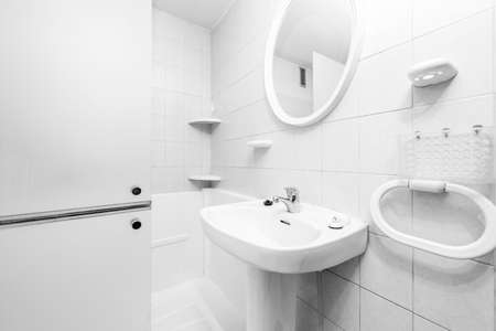 Minimalistisches Design: Weniger ist mehr im kleinen Bad